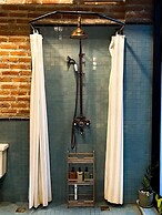 Cataleya Estate Boutique Hotel