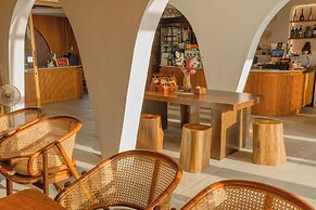 Tasana Bar and Luxury resort