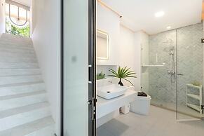 Zen Style Pool Access Townhouse