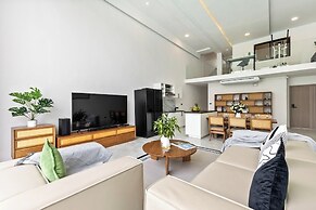 Zen Style Pool Access Townhouse