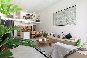 Zen Style Pool Access Townhouse