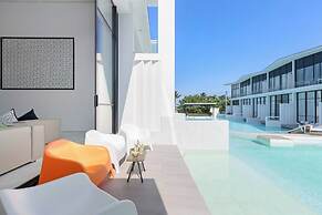 Zen Style Pool Access Townhouse