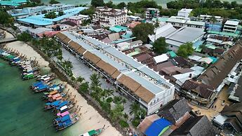 Phi Phi at Pier