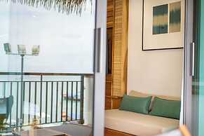 Phi Phi at Pier