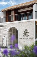Phi Phi at Pier