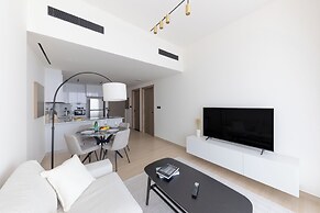 Bright 1BR in Binghatti Corner