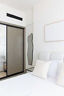 Bright 1BR in Binghatti Corner