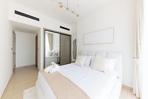 Bright 1BR in Binghatti Corner