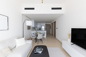 Bright 1BR in Binghatti Corner