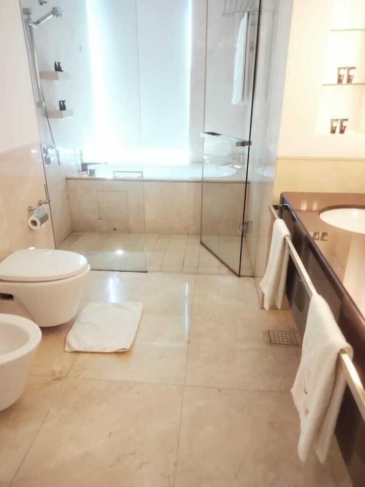Luxury Address Res Dubai Marina 1BR-2514