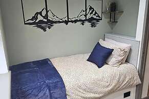Chester - 4 Bed House Free Parking