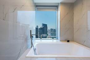 City Meets Sea Elegant Dubai Marina Studio Stay