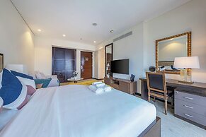 City Meets Sea Elegant Dubai Marina Studio Stay