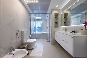 City Meets Sea Elegant Dubai Marina Studio Stay