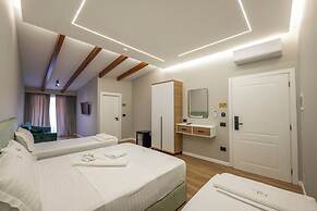 Golemi Lux Hotel