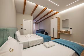 Golemi Lux Hotel