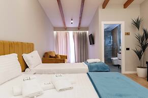 Golemi Lux Hotel