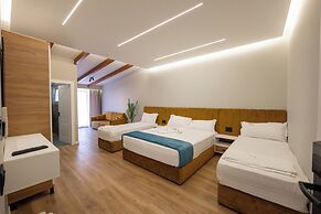 Golemi Lux Hotel