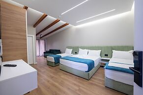 Golemi Lux Hotel