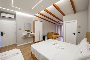 Golemi Lux Hotel