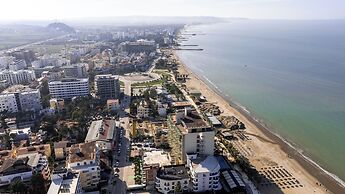 Golemi Lux Hotel