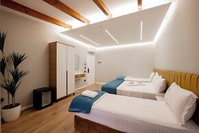 Golemi Lux Hotel