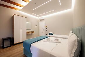 Golemi Lux Hotel