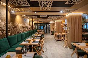 Avo Hotel