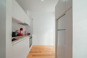 Downtown Sunny Apartment by Vacationy
