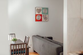 Downtown Sunny Apartment by Vacationy