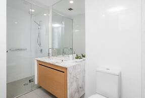 Luxury Beachfront Stay in Kirra