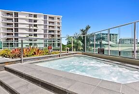 Luxury Beachfront Stay in Kirra