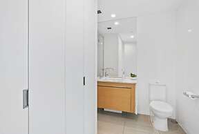 Luxury Beachfront Stay in Kirra