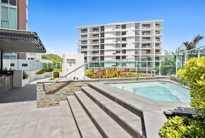 Luxury Beachfront Stay in Kirra