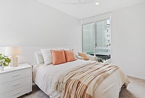 Luxury Beachfront Stay in Kirra