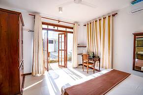 Scarlet White Resort