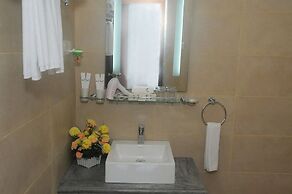 Scarlet White Resort