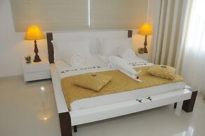 Scarlet White Resort