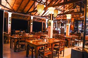 Scarlet White Resort