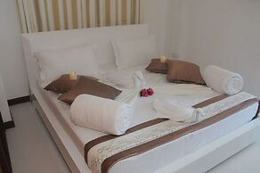 Scarlet White Resort