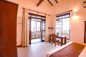Scarlet White Resort