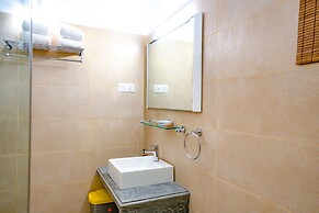 Scarlet White Resort