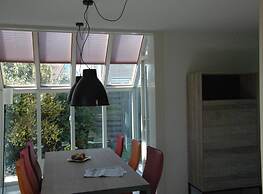 Cosy Holiday Home With Garden