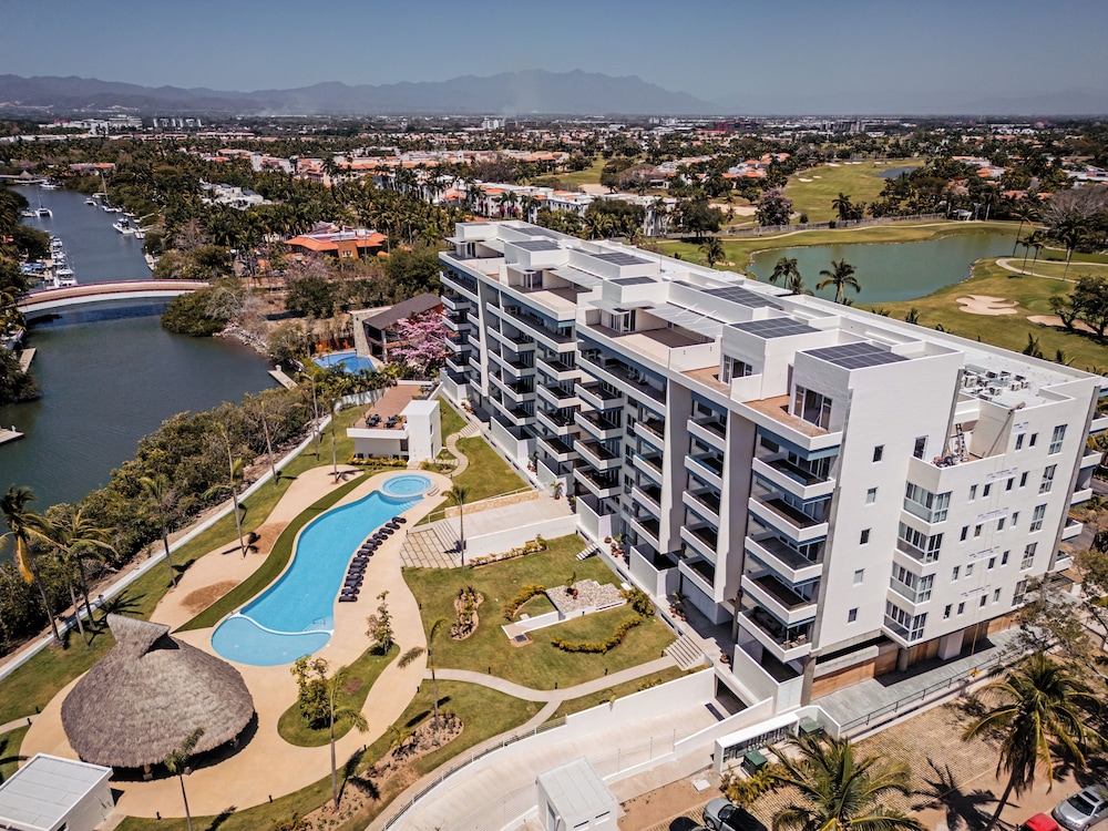 Altamar Canal View Condos