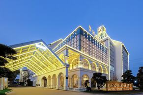 NARADA RESORT SHANGHAI  HOTEL Disney Store