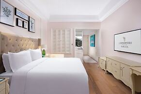 NARADA RESORT SHANGHAI  HOTEL Disney Store