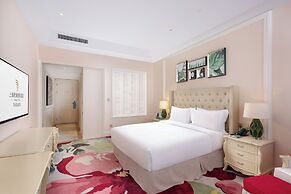 NARADA RESORT SHANGHAI  HOTEL Disney Store