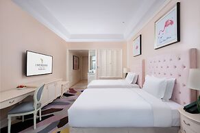 NARADA RESORT SHANGHAI  HOTEL Disney Store