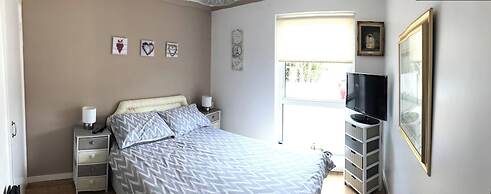 Limegrove Comfortable Three Bedroom House