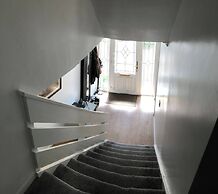 Limegrove Comfortable Three Bedroom House